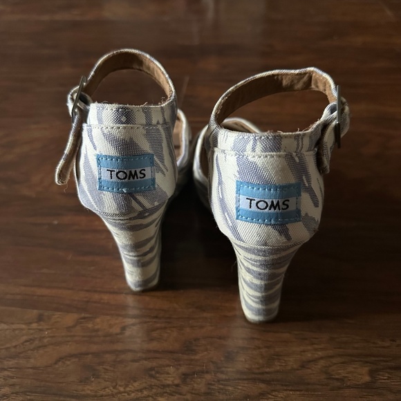 Tom's wedges size W5 - Picture 4 of 5